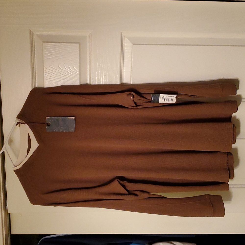 Large Roundtree and Yorke brown waffle knit